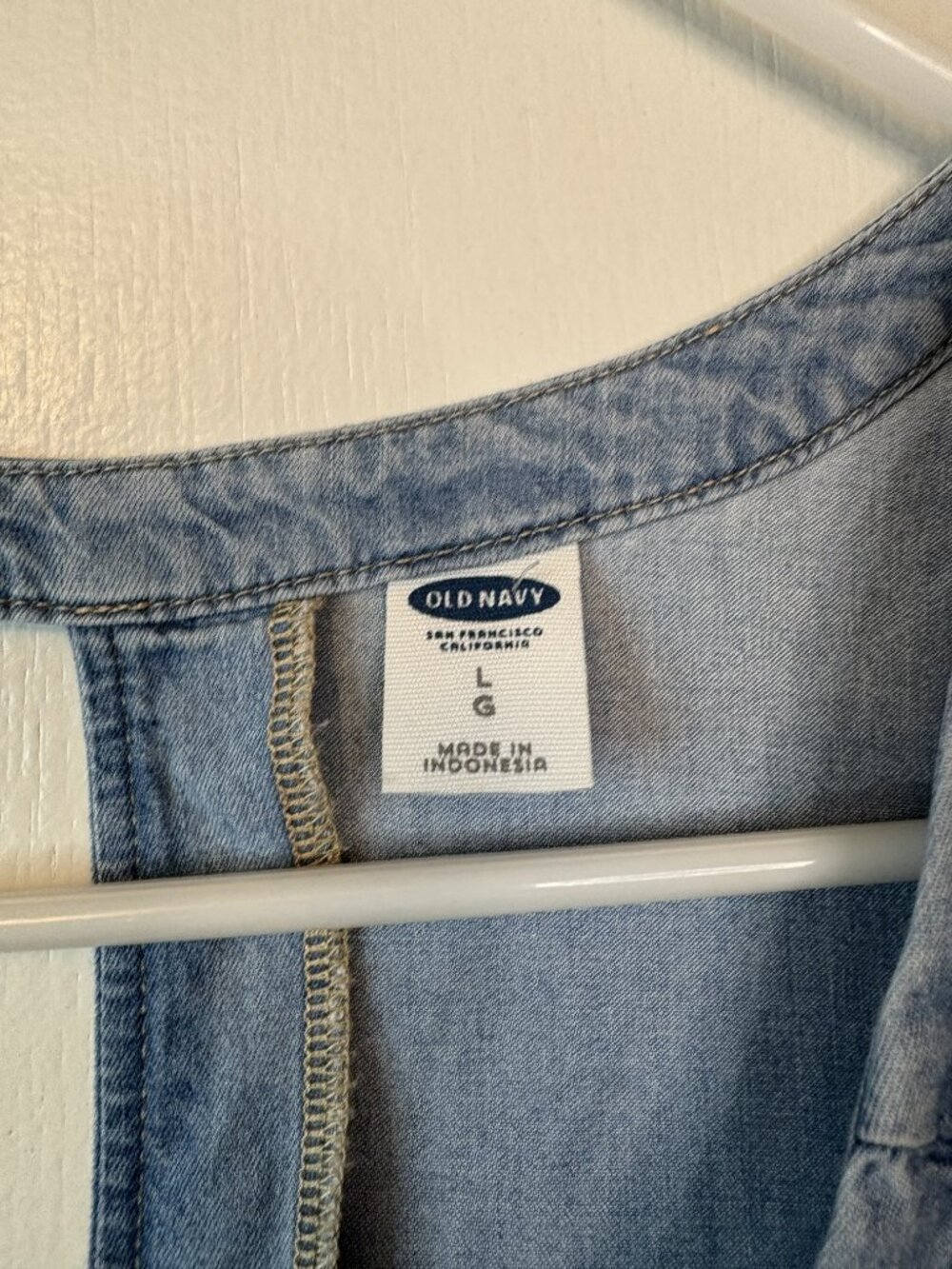 Old Navy denim style sleeveless top - Picture 4 of 7
